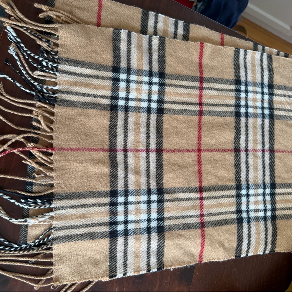 Burberry Tan and Red Checkered classic scarf old money preppy English country